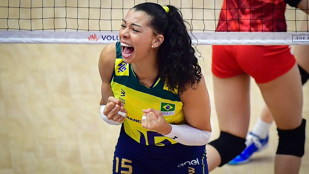 🎉 Feliz aniversário, Carol 🇧🇷! Happy birthday! A blocking machine, a record breaker 😎 – Carol does it all with power and precision! 💥 Here’s to more blocks, more wins and more history in the making! 🏐💛 🏐 #BePartOfTheGame #Volleyball #Volei