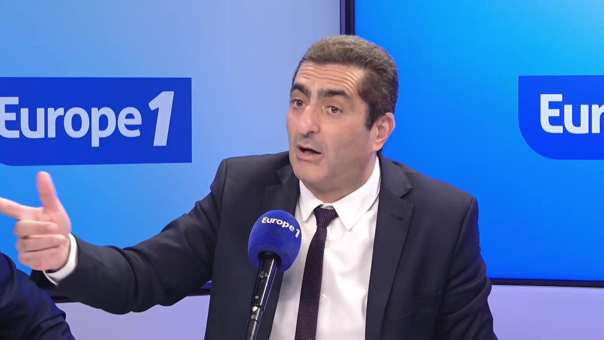 « Plutôt que de baisser la dépense publique, ils préfèrent augmenter les impôts », explique Marc Touati, économiste, dans #OMSLT avec Cyril Hanouna sur #Europe1.