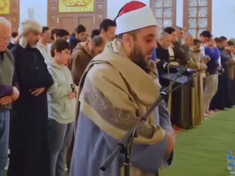 A recitation by one of the most knowledgeable scholars in the recitation of the Qur'an: Sheikh Ahmad Mansur. A member of the Mushaf Oversight Committee