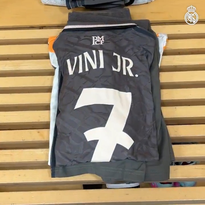 👕🔢 All set in our dressing room!