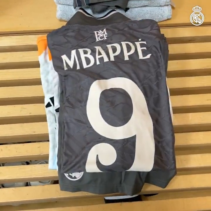 👕🔢 غرفة الملابس جاهزة!