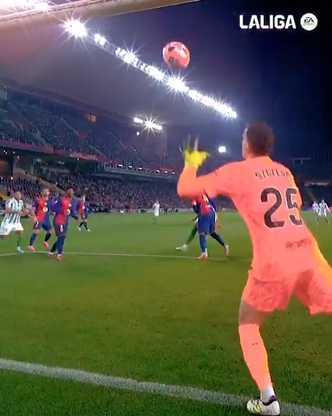 El centro de Giovani Lo Celso: 🍬 El remate de Natan Souza: 💥 #LALIGAHighlights | #LALIGAEASPORTS | #DesenlaceLALIGA