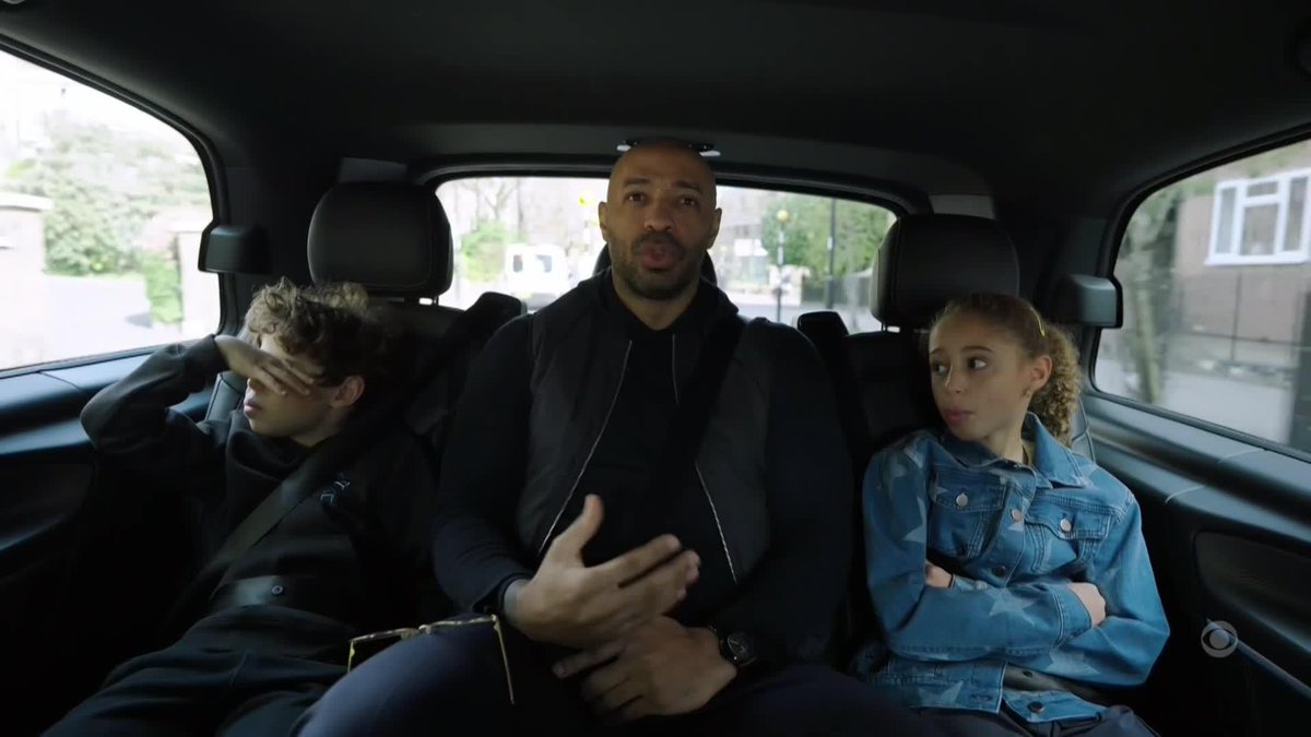 Thierry Henry takes his kids on a special tour of North London visiting Highbury and his statue at the Emirates ❤️