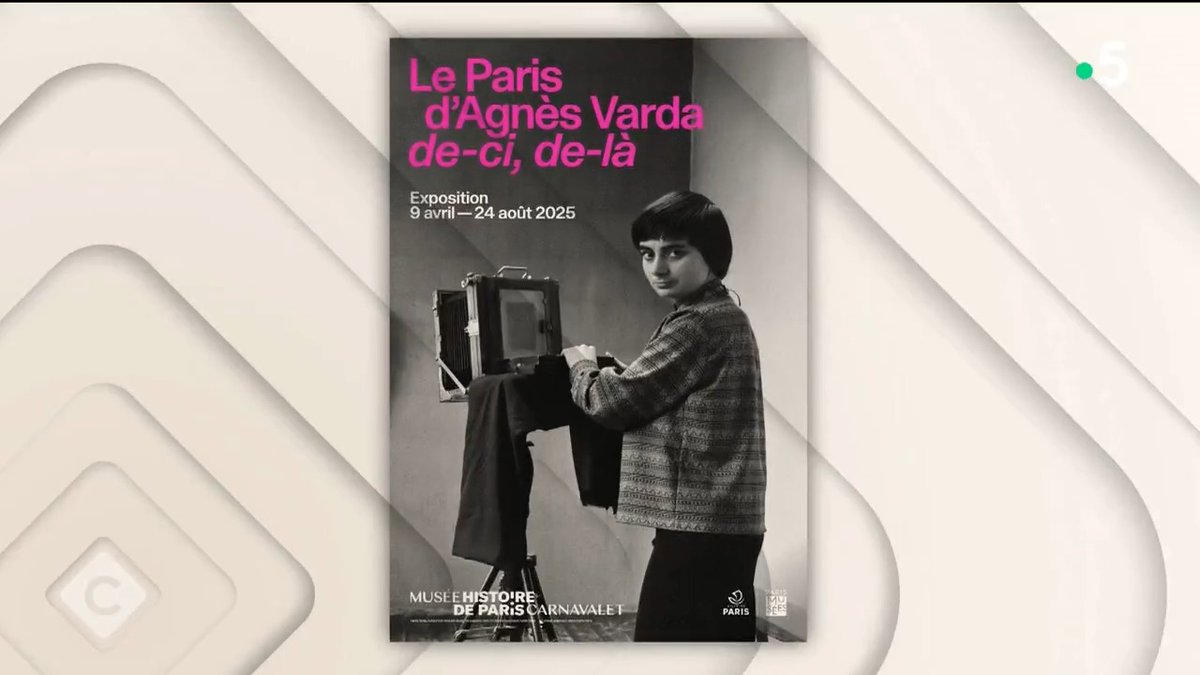 📸 Avant de nous faire craquer à jamais avec 'Cléo de 5 à 7', Agnès Varda a été photographe entre 1950 et 1960. Vous allez adorer cette exposition qui s'ouvre au Musée Carnavalet jusqu'à cet été. ✨ @PierreLescure nous en parle dans son Œil pour #CàVous