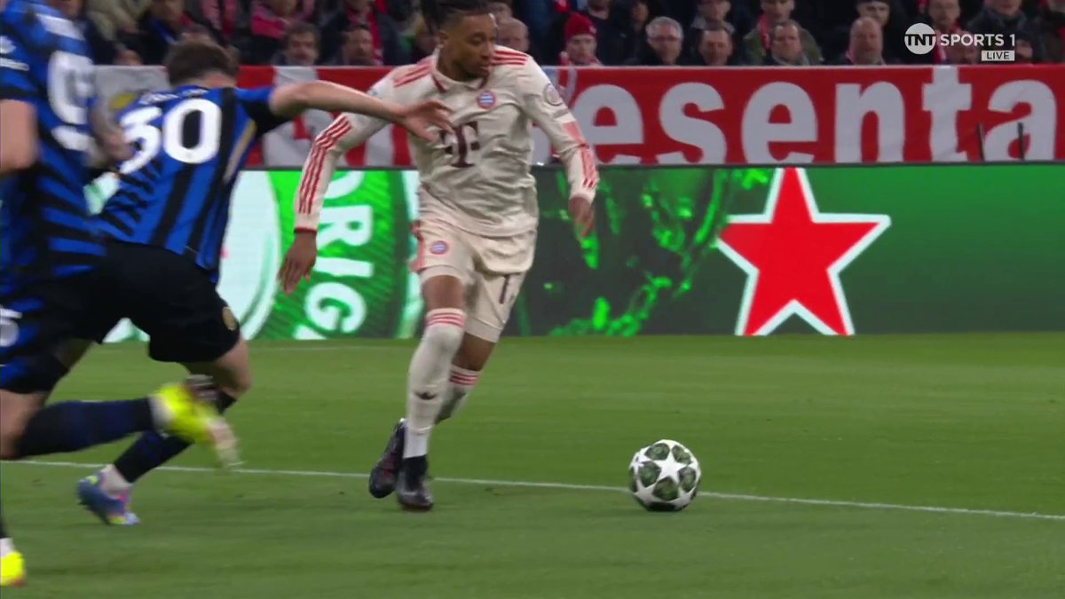 First chance of the game goes to Bayern, and it's that man Michael Olise, who cuts inside and his drive is deflected millimetres wide 🤏 📺 TNT Sports & discovery+ UK