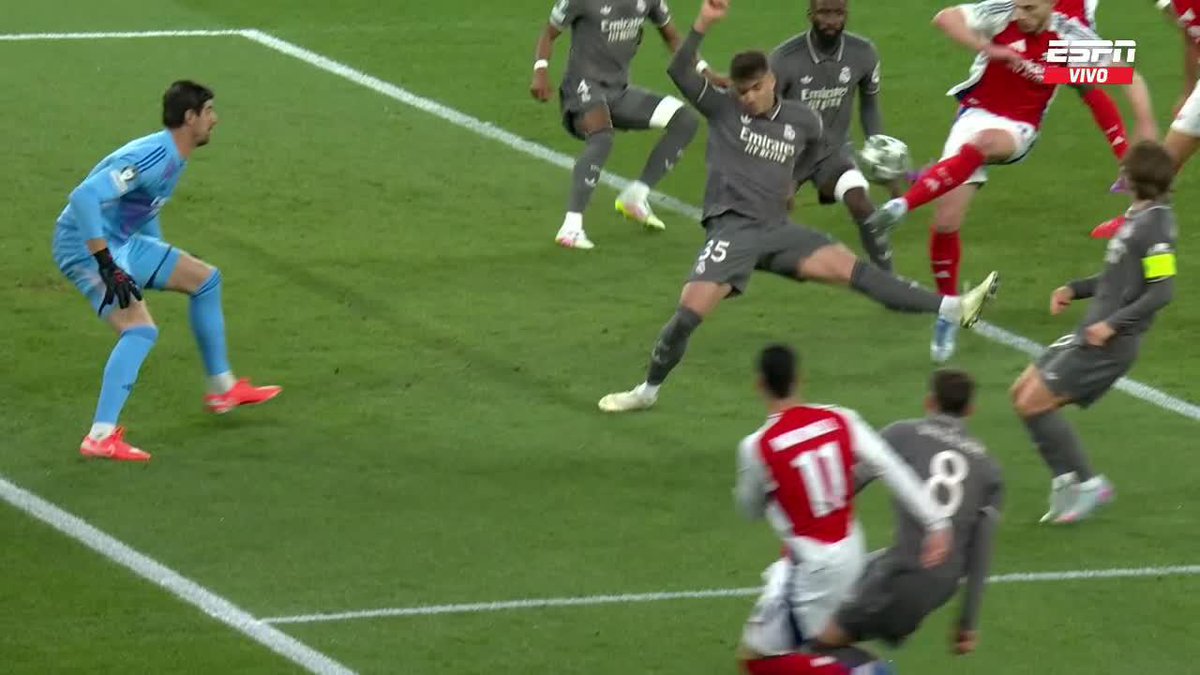 Esto se revisó: ¿era penal para Arsenal? 📺 Toda la #UCL, por #DisneyPlus Premium