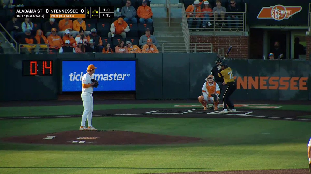 Around the horn it goes for a 5-4-3 double play! 📺 (SECN+) #GBO // #BeatALST