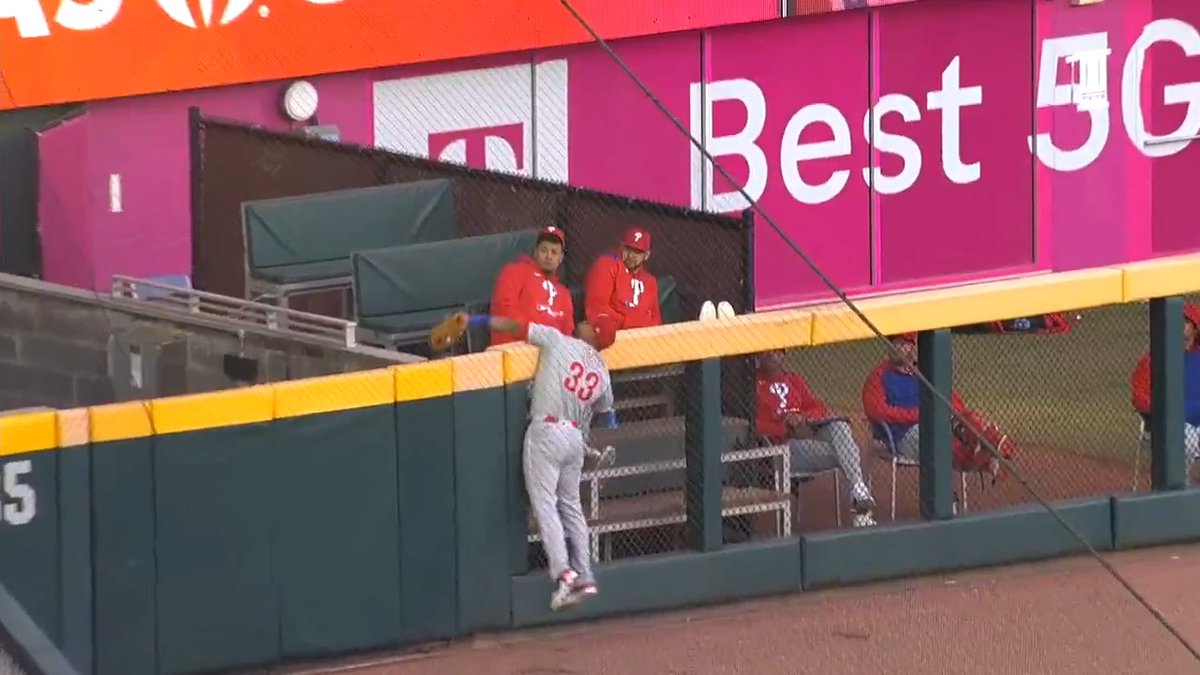 LEFT FIELDER EDMUNDO SOSA