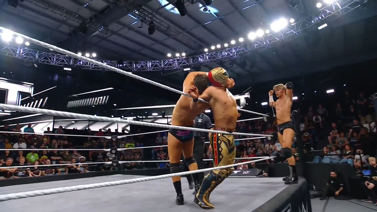 Swipe Right is showing out! ๐ฎโ๐จ Brad Baylor Ricky Smokes #WWENXT
