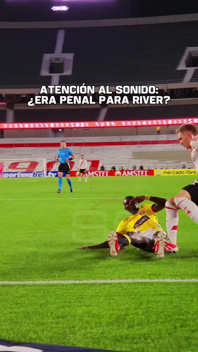 ¡Ojo al sonido y a la imagen en primer plano! ¿Era penal para RIVER por falta contra Mastantuono? 📺 Mirá TODA la CONMEBOL #Libertadores por #DisneyPlus Premium