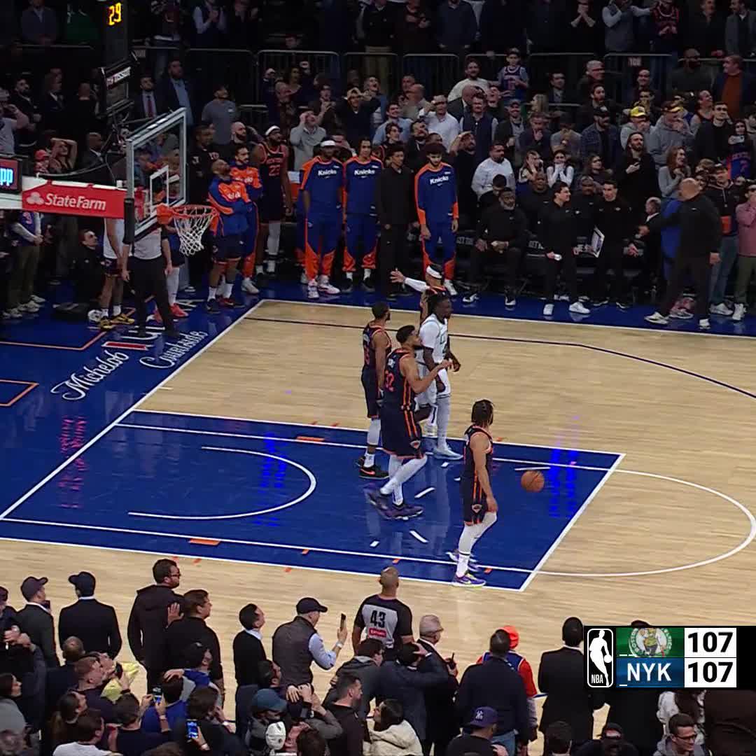 This is a cold cold bucket by Jayson Tatum over one of the best defenders in the league. He's on a different level right now.
