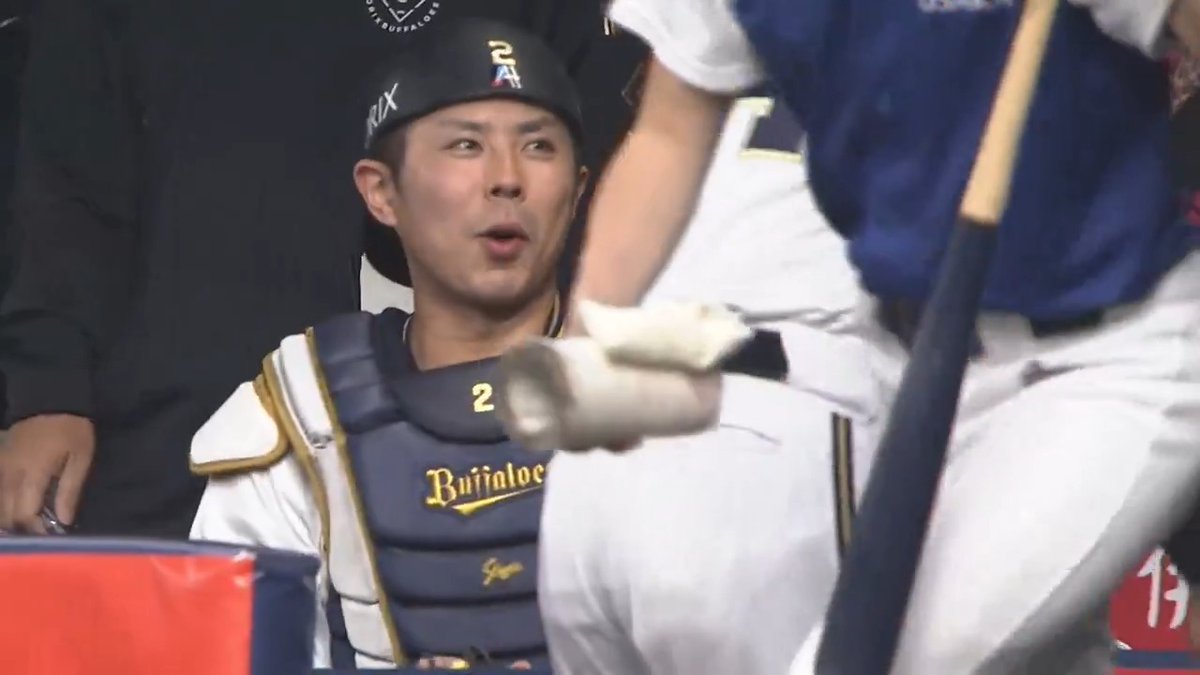 素早い送球でアウトに🔥 オリックス #若月健矢 選手が周東選手の盗塁阻止‼️ #Bs2025 👇ライブ配信はこちら