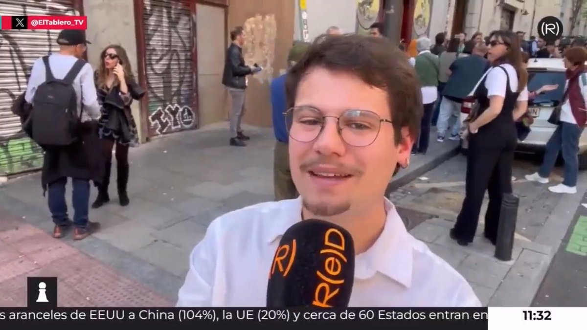 📽 Lorenzo Tecleme estuvo en la presentación del libro de Pablo Iglesias e Irene Zugasti, 'Enemigos íntimos' (Editorial Navona), en la Taberna Garibaldi 👇🏽 📺 EL TABLERO |