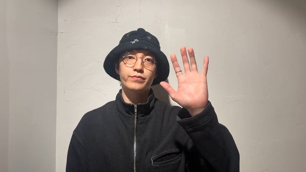 【Special】いよいよ今月、豪華ゲストを迎えて『RUNG HYANG Billboard Live Tour 2025』開催! 公演に向け、出演者のみなさんからビデオメッセージが到着しました🎥 第一弾は、ソロ音楽活動をスタートさせ、今回オープニングアクトとして出演する森田美勇人さんからのメッセージを公開! チケットはビルボードライブ公式HPで発売中です🎫 ▼公演詳細 #RUNGHYANG #TAIL #KanSano #森田美勇人 RUNG HYANG TAIL Kan Sano 森田美勇人 / Morita Myuto #billboardlivetokyo