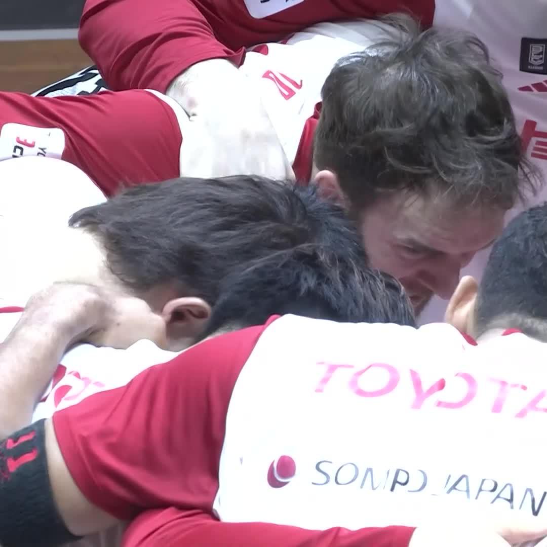 中地区首位を走る三遠ネオフェニックスとの大一番。まもなくTIPOFF🔥 会場そして画面越しからも応援よろしくお願いします！ 📲バスケットLIVE配信中 #アルバルク東京 #Bリーグ