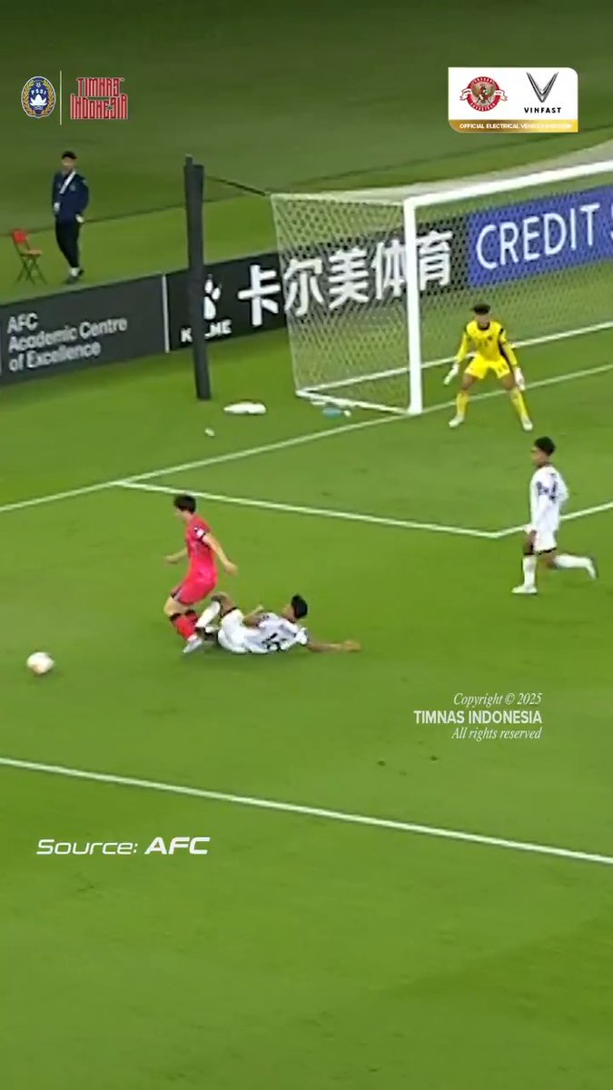 We love this 𝐭𝐚𝐜𝐤𝐥𝐞 from Al Gazani against South Korea 😮💨 ‣ #KitaGaruda