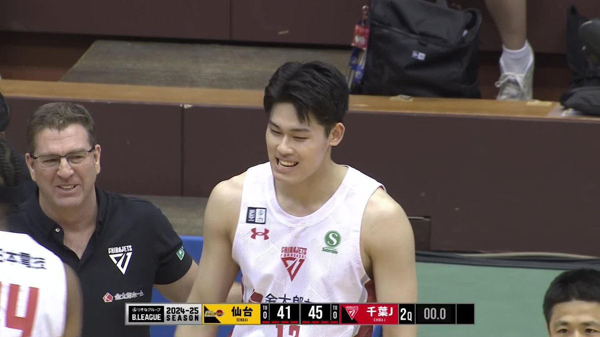 りそなグループ B.LEAGUE 2024-25 B1リーグ戦 第30節 vs. 仙台 2Q 金近廉が描く🌈 Q終了間際で3本目となる #恋する放物線 を射止め、4点リードで前半を折り返す💘💘 配信はこちら▼ #千葉ジェッツ #金近廉