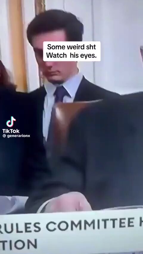 Watch his eyes. 👀