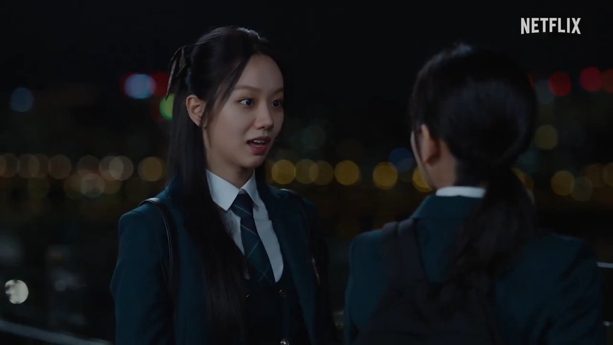 jeyi always showing up for seulgi in small but significant ways 💕 #FriendlyRivalry #LeeHyeRi #이혜리 #ChungSuBin #정수빈 #Netflix