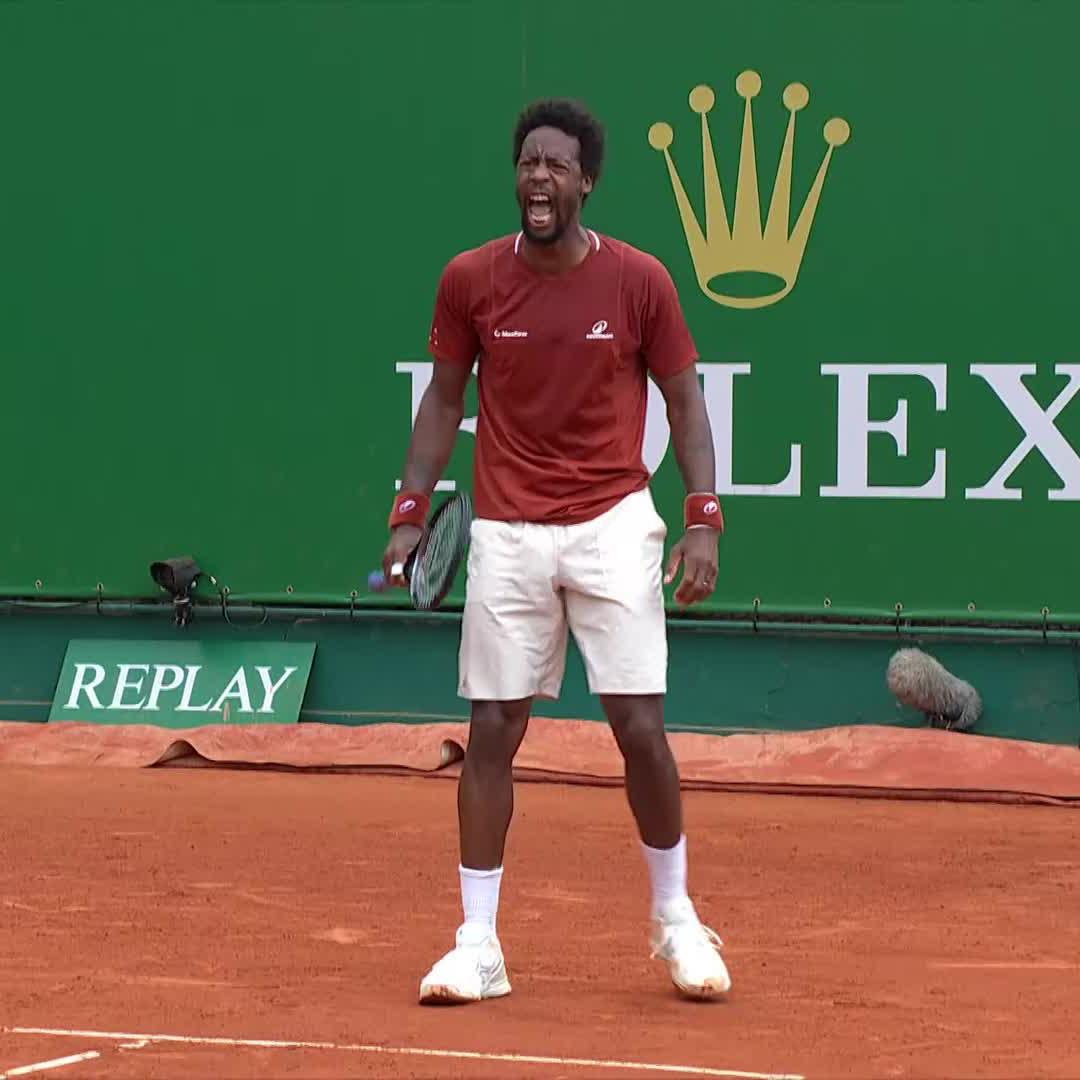 Playing to the crowd 💪 Gael Monfils #RolexMonteCarloMasters
