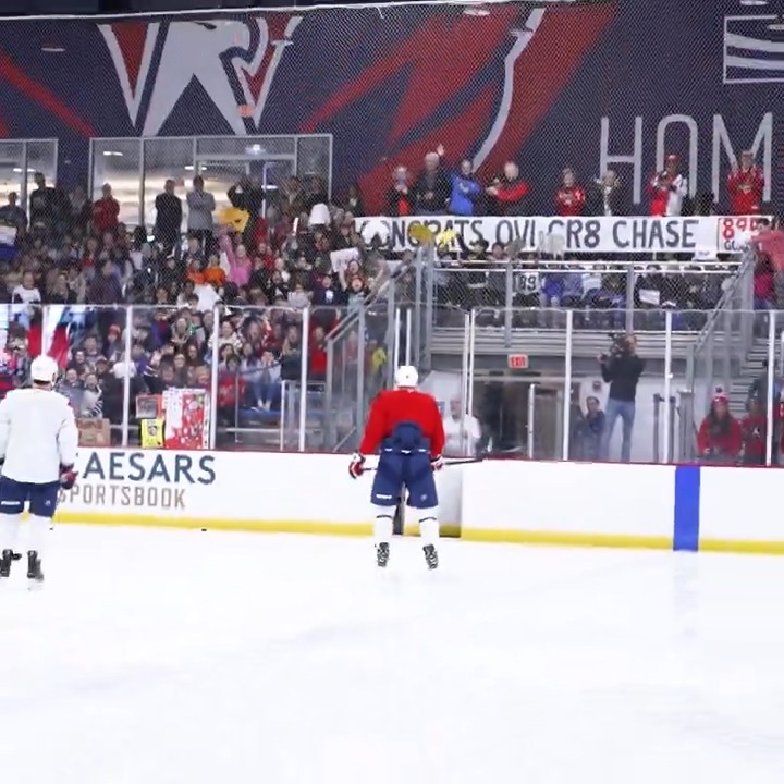 What better way to welcome back the #Gr8 first practice post-chase than with 895 students chanting "OVI!" as he takes the ice #Gr8ness