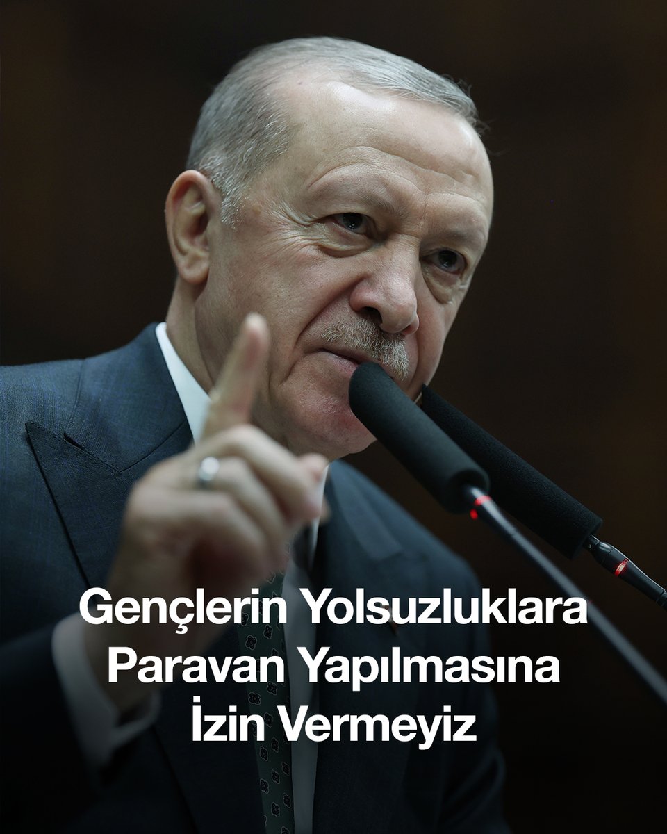 Bugün sürekli üzerinde tepindiğiniz Deniz Gezmiş’i sahaya süren siz değil misiniz? Mecliste oylamadan kaçarak idamını onaylayan siz değil misiniz? Kusura bakmayın, artık bu ülkenin gençlerini size yedirtmeyeceğiz, kullandırtmayacağız.
