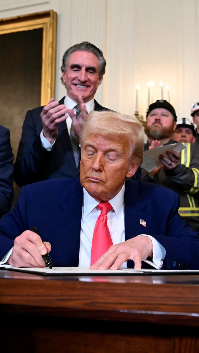 VIDEO: 🇺🇸 Could Trump serve a third term? Probably not US President Trump has publicly mused about serving a third term in the White House, but the 22nd Amendment to the US Constitution makes such a scenario unlikely #AFPVertical