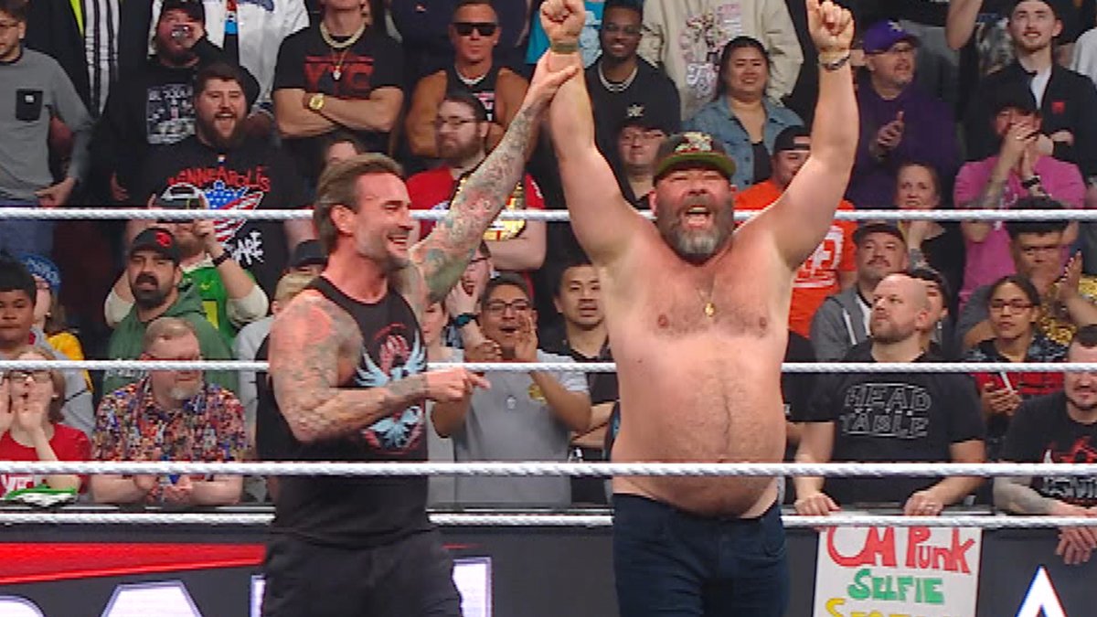 Looks like player/coach found a new tag team partner after #WWERaw ... and his name is bert kreischer! 💪