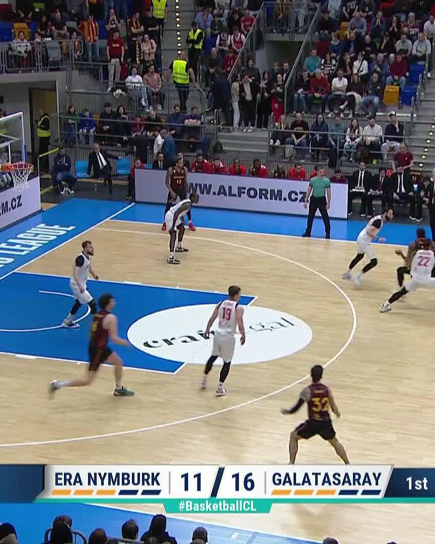 🦁 Rob Gray in his first #BasketballCL half as a Galatasaray Basketbol player: 🔥 11 pts, 2 reb, 1 ast 🔥