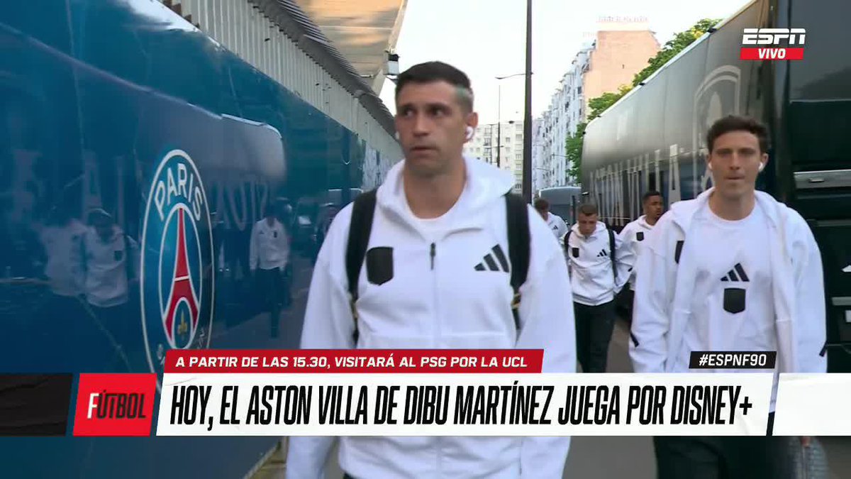 💇‍♂️🇦🇷 DIBU MARTÍNEZ llegó al Parque de los Príncipes para jugar ante PSG con la BANDERA ARGENTINA en su corte de pelo.