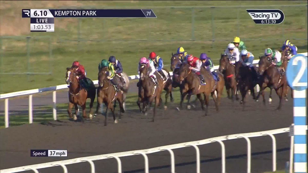 VERY IMPRESSIVE BOYS!!! 🚀 Cosmic Year enhances his 2000 Guineas claims with a seriously easy win at Kempton under Oisin Murphy. He's now a general 7/1 shot for the first classic of the season at Newmarket. 🌟