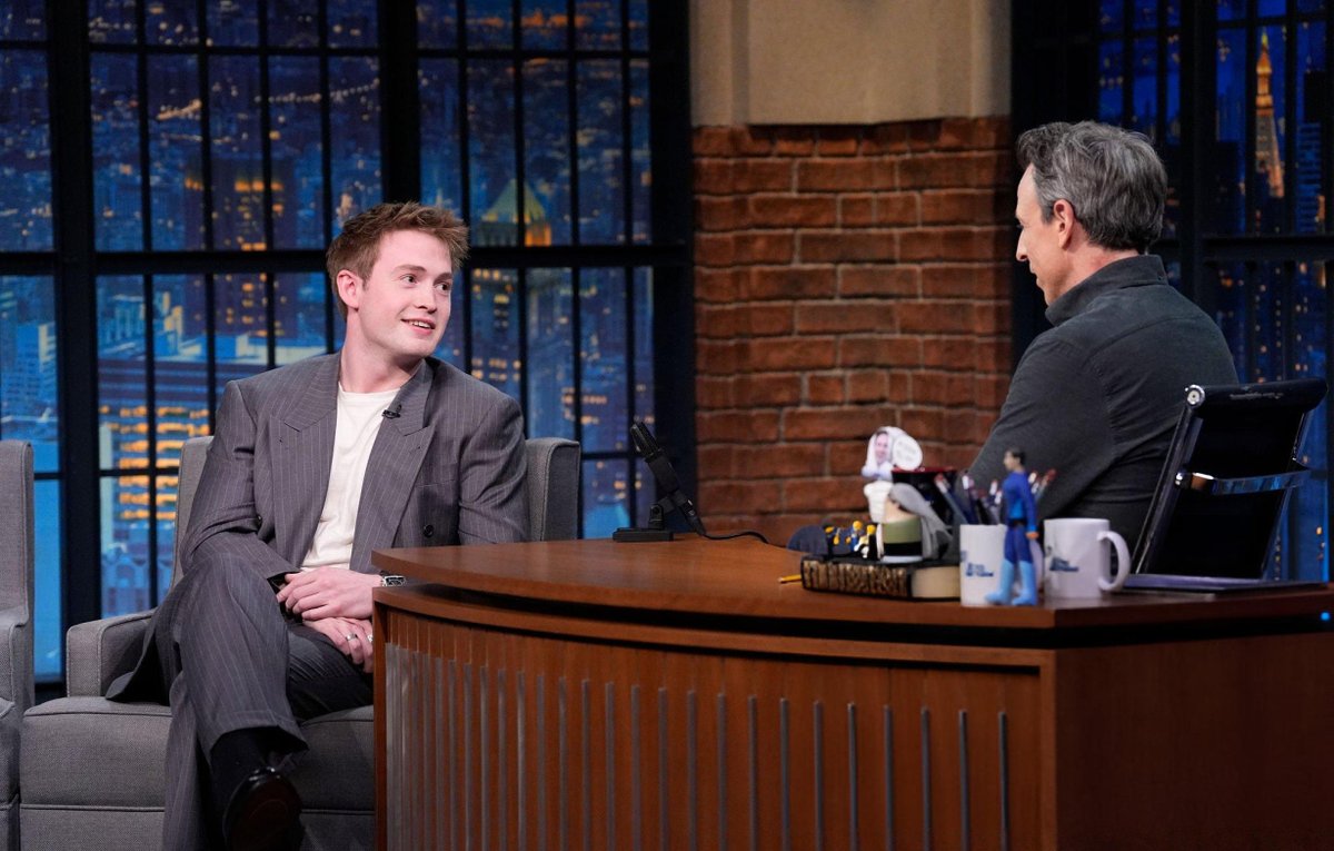 Kit Connor talks to Late Night with Seth Meyers about glue guy Michael Gandolfini and the matching WARFARE cast tattoos