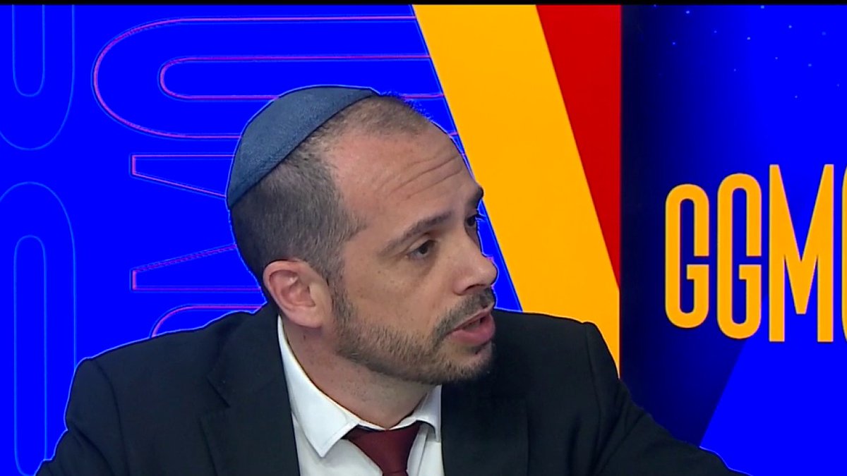 "La reconnaissance de Macron ne changera rien et ne mettra aucun frein à Israël. Les instances communautaires juives en France devraient avoir honte de l'avoir soutenu" David Antonelli (David Antonelli דוד אנטונלי) écrivain