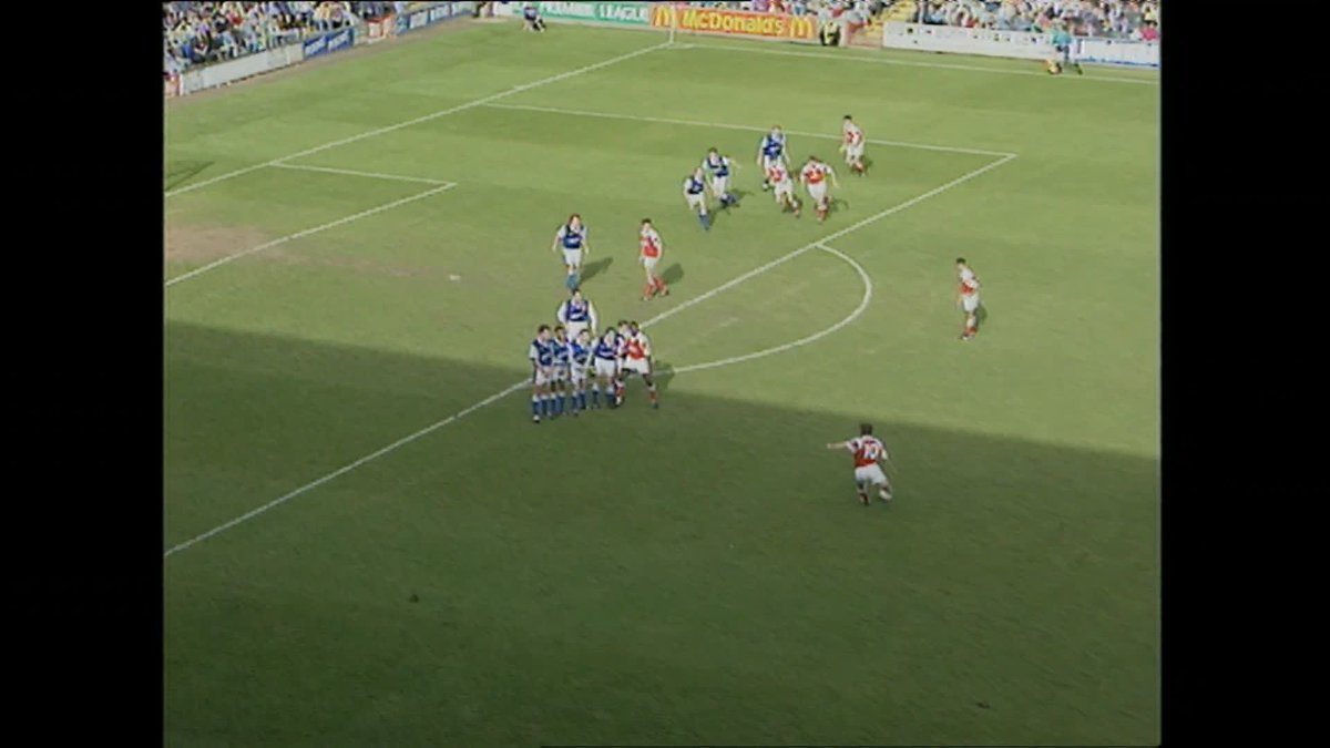 "That's second" Paul Merson putting his effort just behind Declan Rice's as the best free-kick for Arsenal 😅