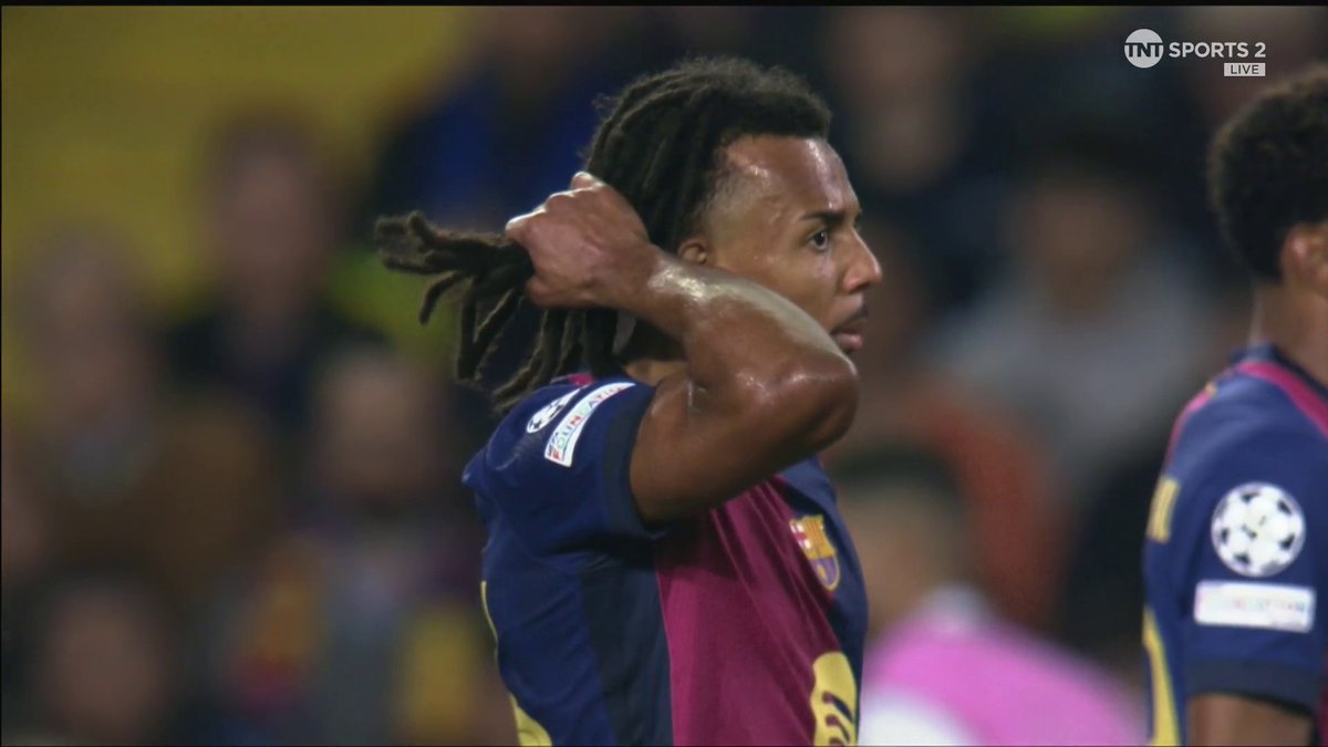 A yellow card for.... hair pulling? 🟨 The free-kick for Barcelona's goal came as Karim Adeyemi saw yellow for pulling Jules Koundé's braids! 😅 📺 TNT Sports & discovery+ UK