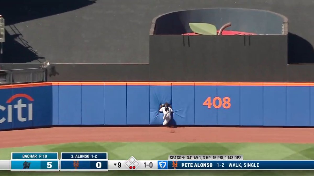 WHAT A CATCH TO END THE BALLGAME 🤯