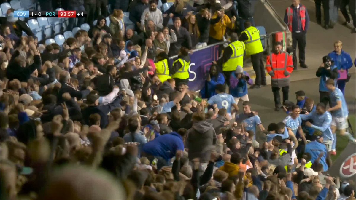 WOULD YOU BELIEVE IT! 😱 Coventry City score with 22 seconds left on the clock 🤯
