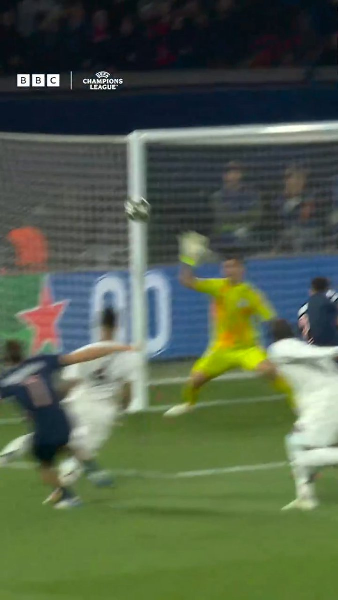 This goal from Khvicha Kvaratskhelia! 😲