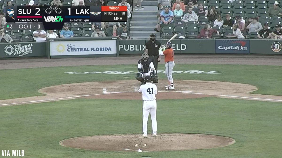 Francisco Alvarez with a line drive hit in the first game of his rehab assignment with Single-A St. Lucie!
