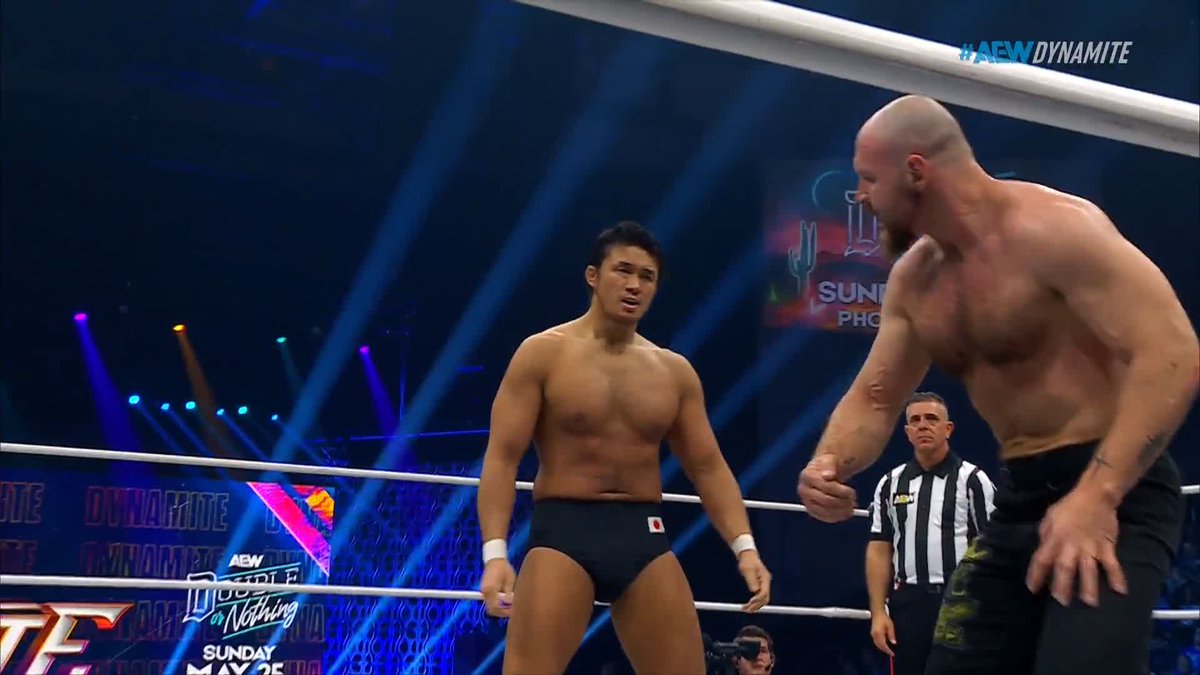 Shibata is eating every strike that AEW World Champion Jon Moxley is throwing at him! Watch #AEWDynamite LIVE on TBS & MAX Jon Moxley | 柴田勝頼 / Katsuyori Shibata