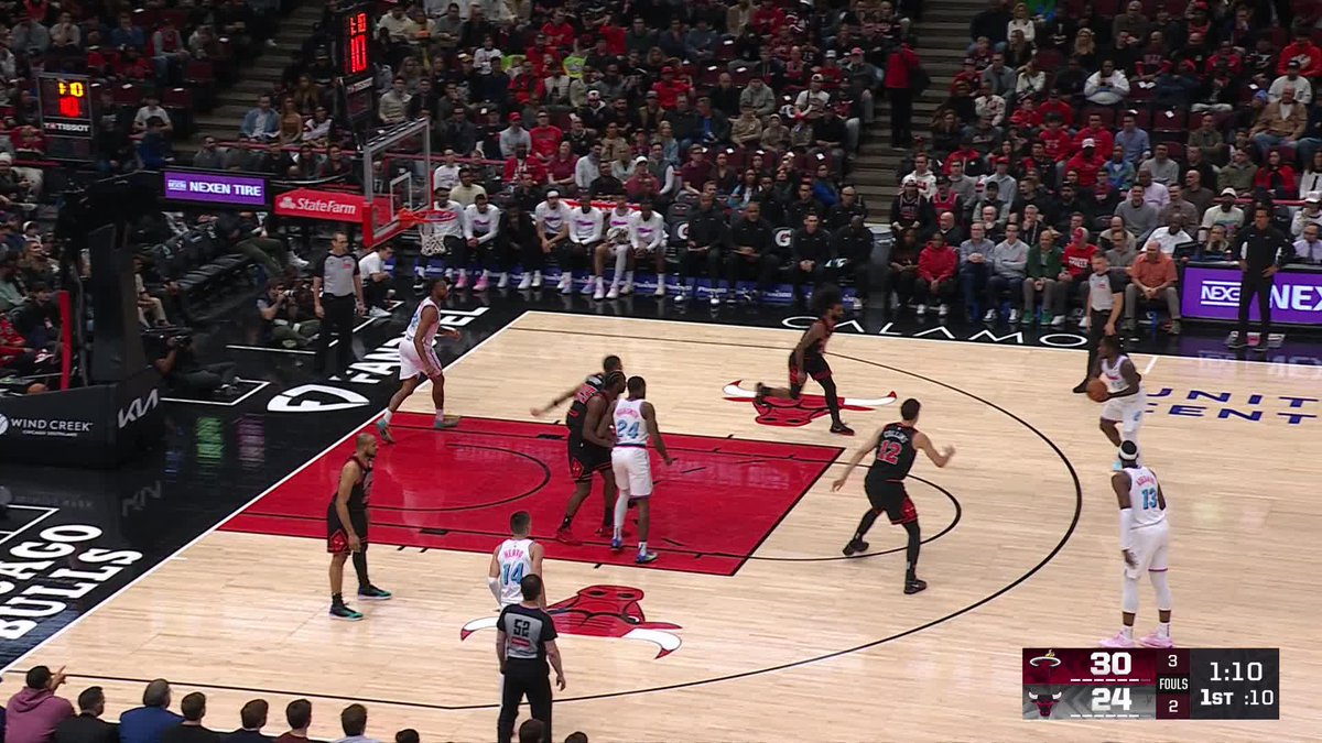Coby making plays on both ends! Chicago Sports Network | whitecoby2