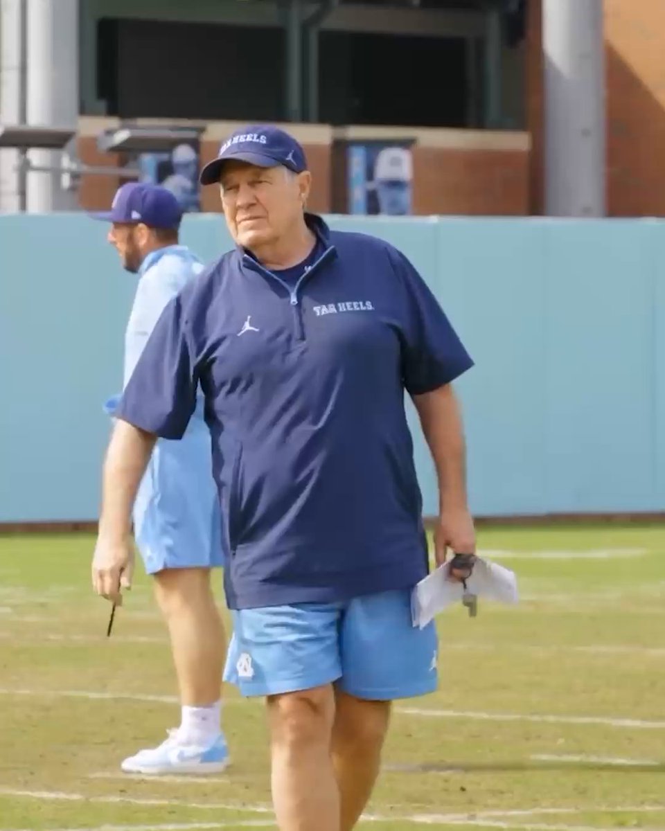 Bill Belichick mic'd up is worth the listen 🔥 (via Carolina Football)