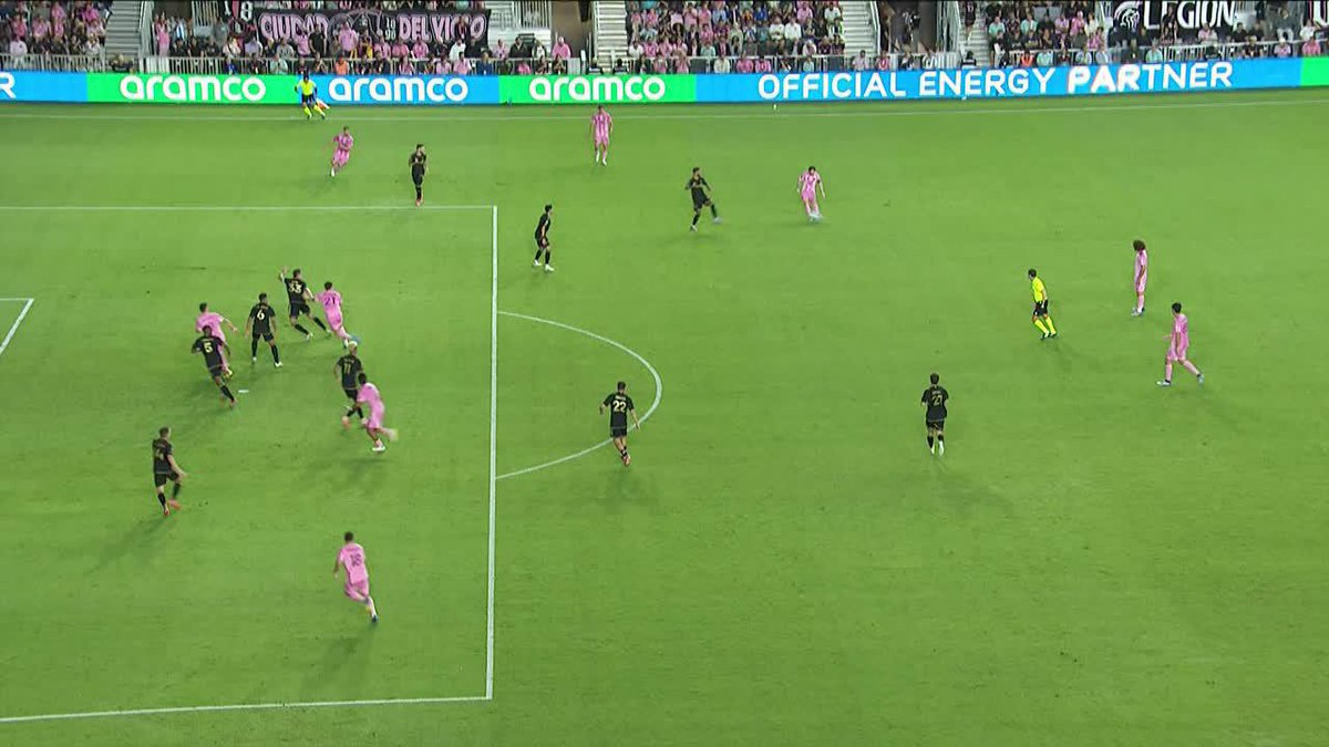 El gol que le anularon a Suárez, con asistencia de Messi, por OFFSIDE. ¿Opiniones? ⁉️