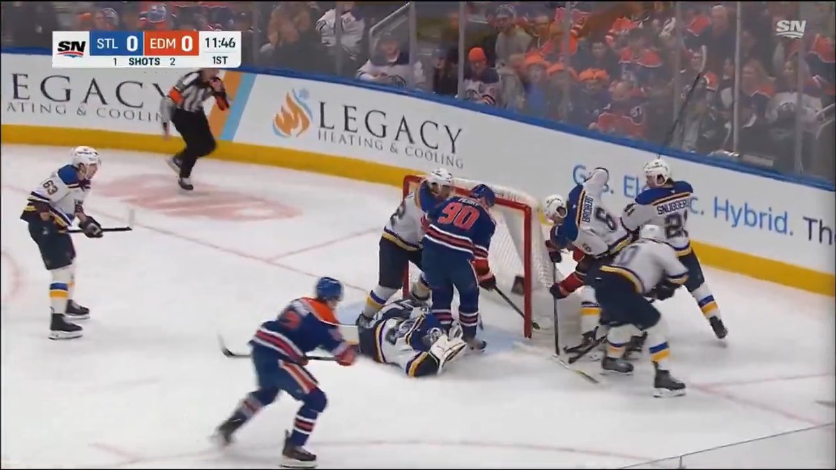 Jordan Binnington LOSES IT on Corey Perry and CHAOS erupts in Blues-Oilers 🔥👊