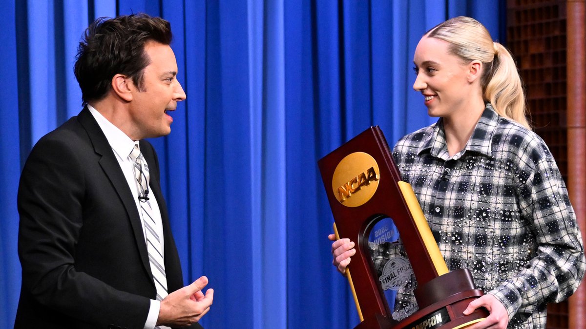 .Paige Bueckers crashes Jimmy’s monologue to celebrate UConn Women’s Basketball's March Madness National Championship win! #FallonTonight