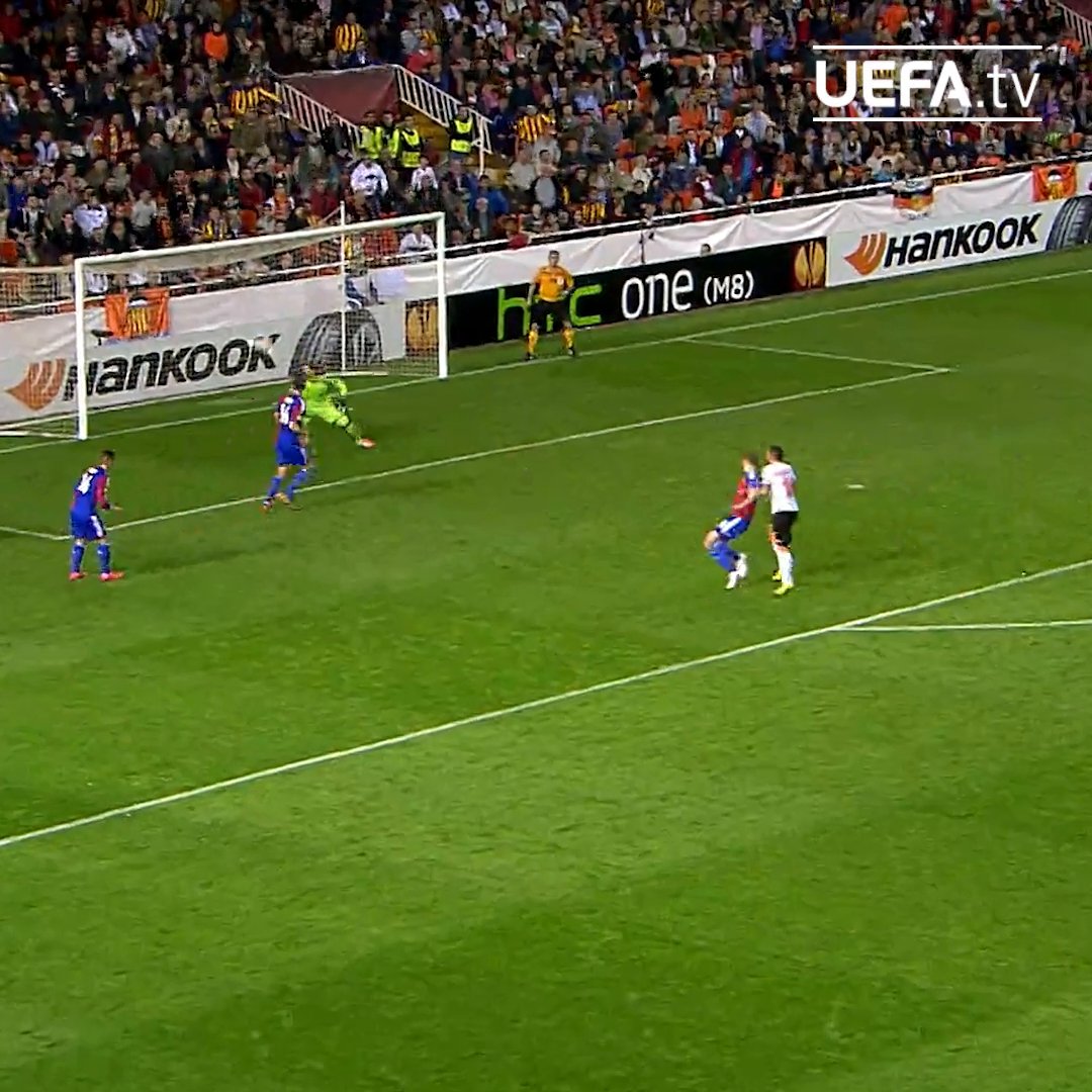 😱 Aquella increíble remontada del Valencia con tres goles de Alcácer... ¡Hoy se cumplen 11 años! 🙌🦇 #UEL | Valencia CF