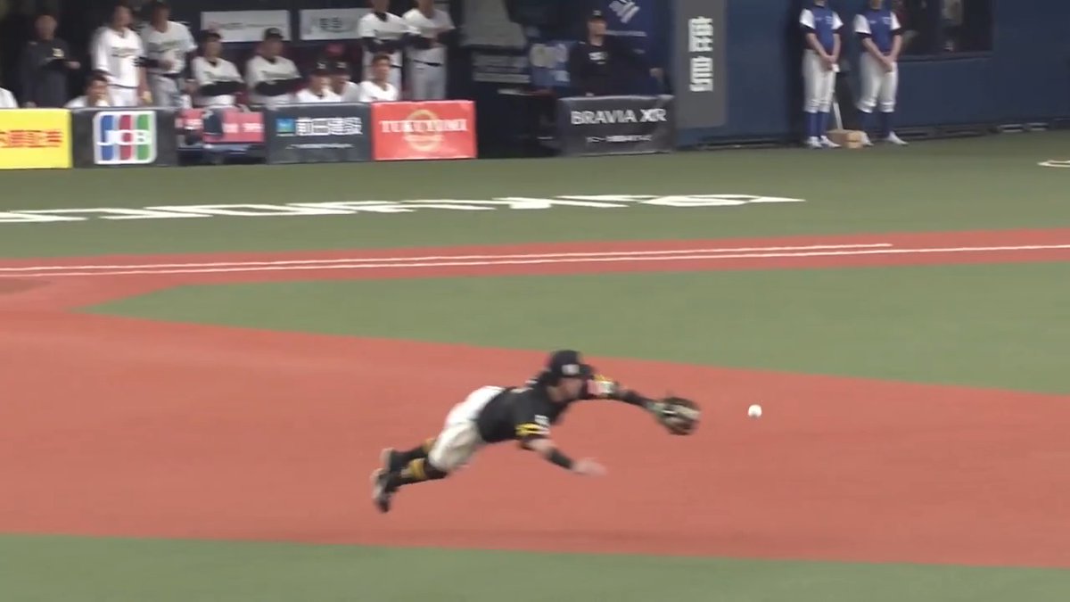 福岡ソフトバンク #牧原大成 選手のファインプレー‼️✨ #sbhawks 👇ライブ配信はこちら
