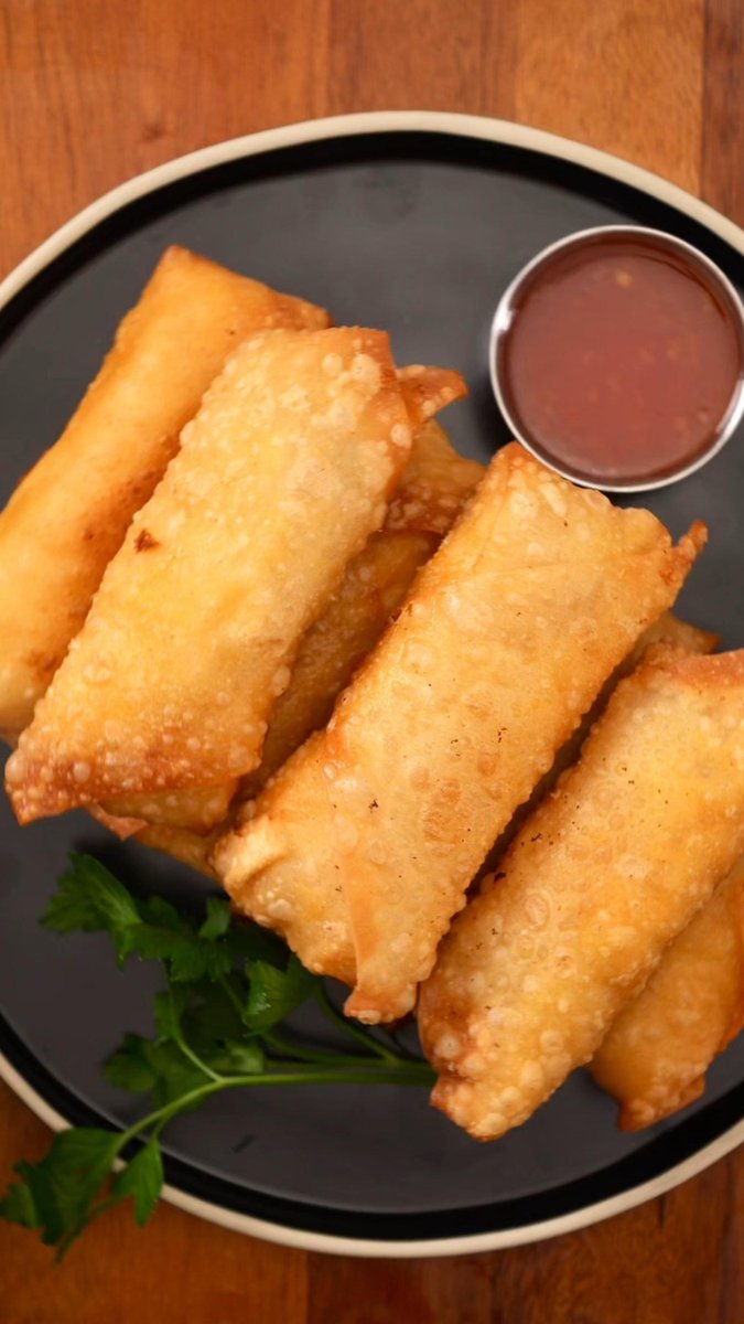 Mashup Series Mac and Cheese Egg Rolls