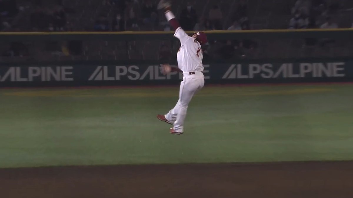 東北楽天 #宗山塁 選手がジャンプ一番で打球をキャッチ‼️ ファインプレー‼️👏 #RakutenEagles 👇ライブ配信はこちら