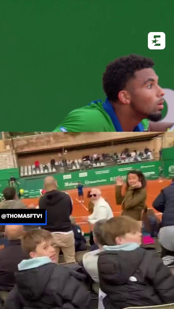 La célébration ratée d'Arthur Fils face à Cobolli... vue des tribunes 🥶 📹 @ThomasFTV1